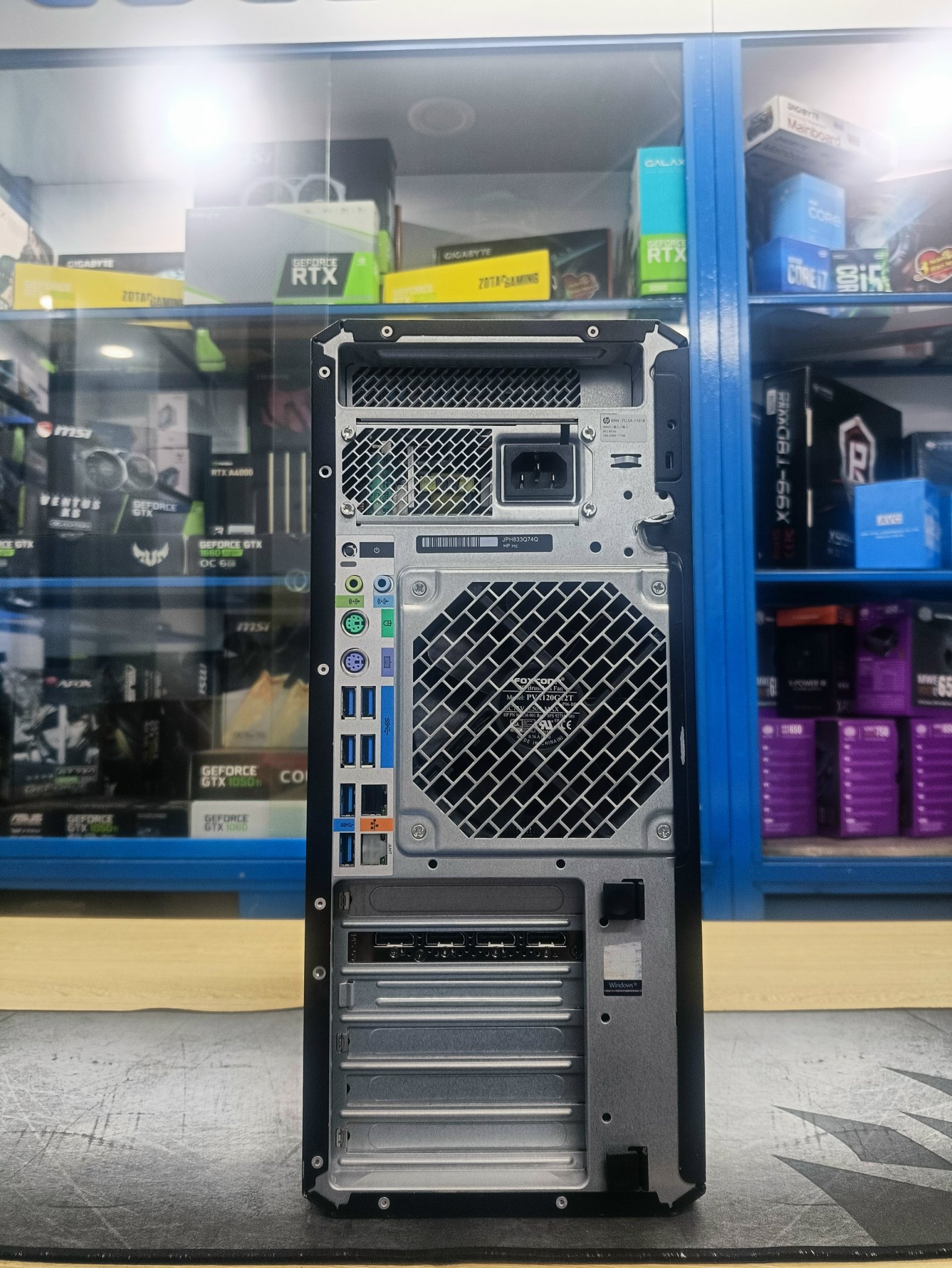 HP Workstation Z4G4 (01)